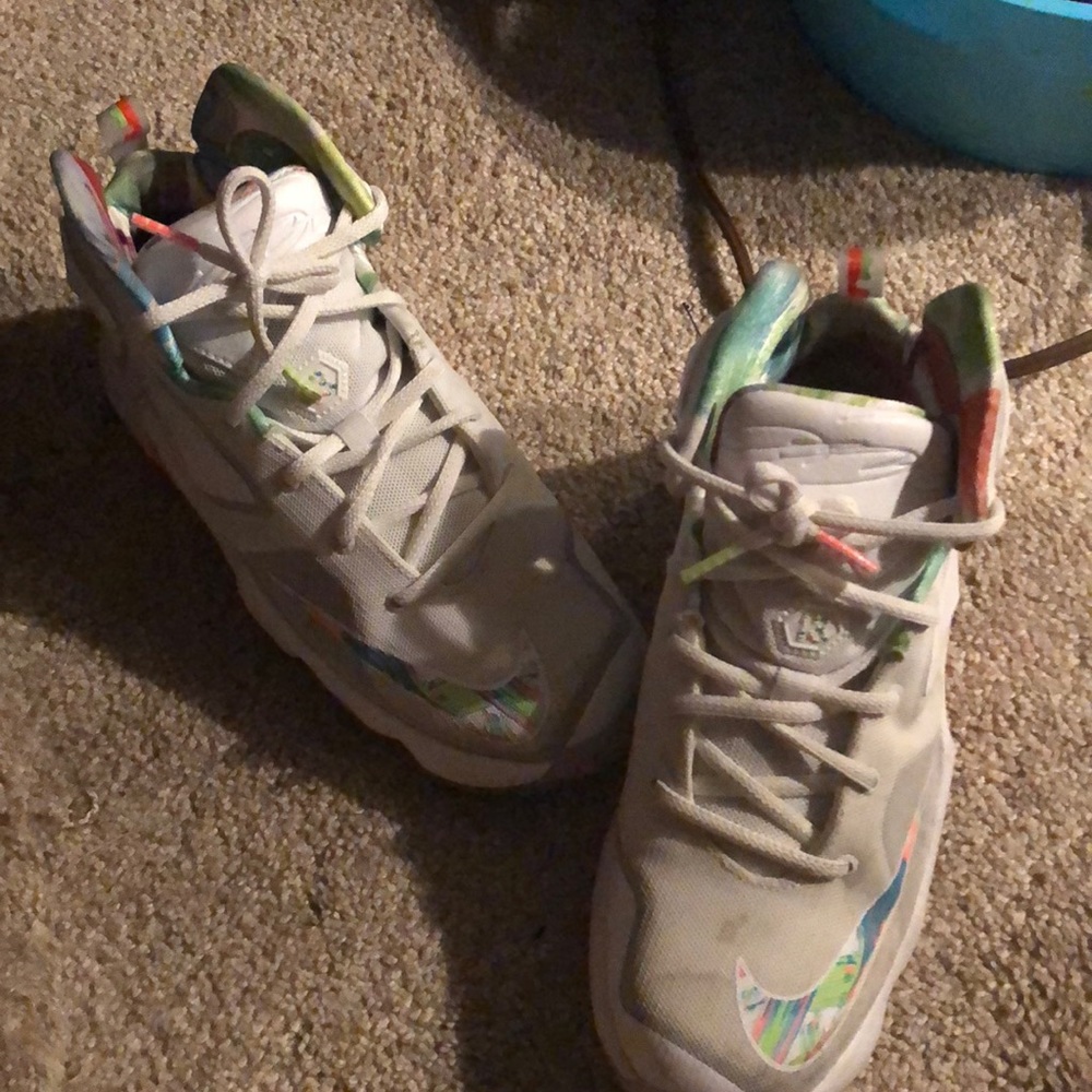 Lebron’s Size: 5